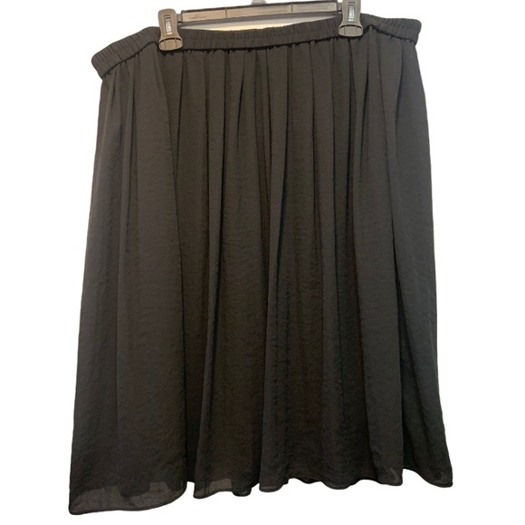 Joe Fresh Dresses & Skirts - Joe Fresh Midi Skirt Lightweight Black